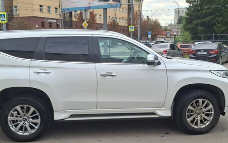 Mitsubishi Pajero Sport III рестайлинг, 2019 год, 2 850 000 рублей, 4 фотография