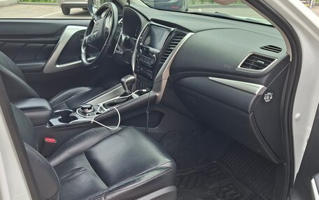 Mitsubishi Pajero Sport III рестайлинг, 2019 год, 2 850 000 рублей, 9 фотография
