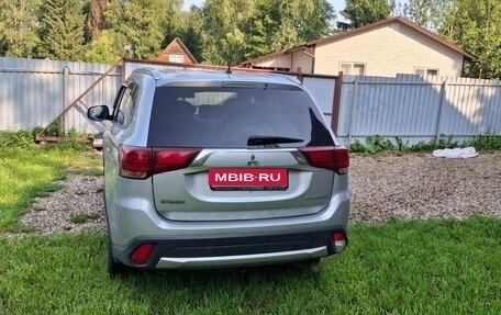 Mitsubishi Outlander III рестайлинг 3, 2015 год, 1 830 000 рублей, 5 фотография