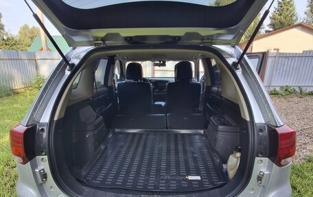Mitsubishi Outlander III рестайлинг 3, 2015 год, 1 830 000 рублей, 19 фотография