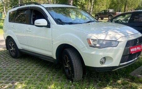 Mitsubishi Outlander III рестайлинг 3, 2010 год, 790 000 рублей, 3 фотография