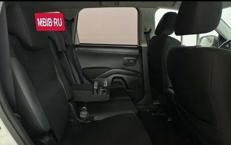 Mitsubishi Outlander III рестайлинг 3, 2010 год, 790 000 рублей, 8 фотография