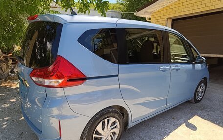 Honda Freed II, 2021 год, 1 550 000 рублей, 3 фотография