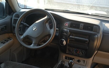 Nissan Patrol, 2003 год, 1 250 000 рублей, 11 фотография
