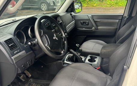 Mitsubishi Pajero IV, 2011 год, 1 950 000 рублей, 17 фотография