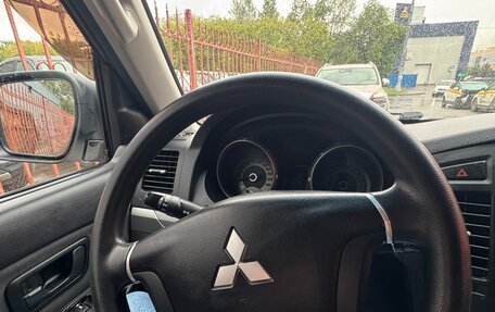 Mitsubishi Pajero IV, 2011 год, 1 950 000 рублей, 21 фотография