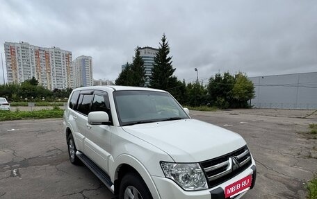 Mitsubishi Pajero IV, 2011 год, 1 950 000 рублей, 2 фотография