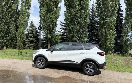Renault Kaptur I рестайлинг, 2021 год, 1 900 000 рублей, 3 фотография