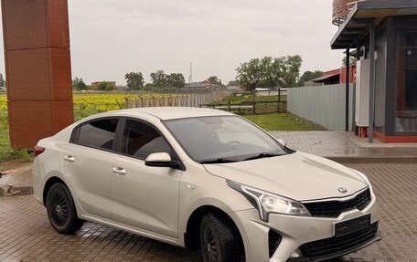 KIA Rio IV, 2020 год, 1 570 000 рублей, 3 фотография