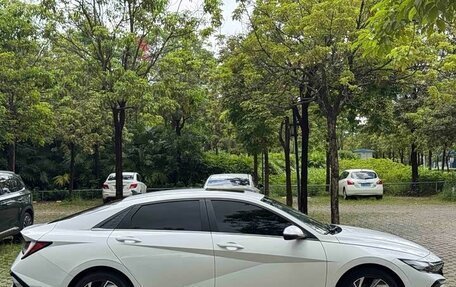 Hyundai Elantra, 2023 год, 1 365 666 рублей, 8 фотография