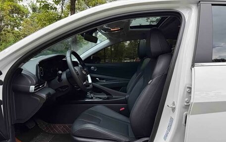 Hyundai Elantra, 2023 год, 1 365 666 рублей, 22 фотография