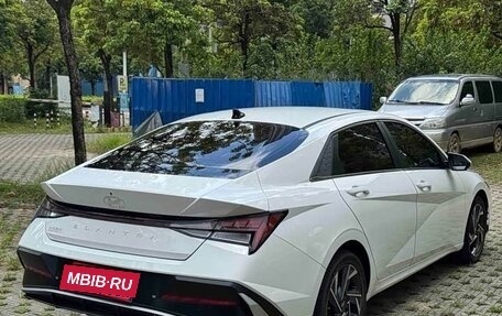 Hyundai Elantra, 2023 год, 1 365 666 рублей, 6 фотография