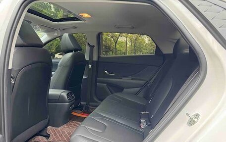 Hyundai Elantra, 2023 год, 1 365 666 рублей, 34 фотография