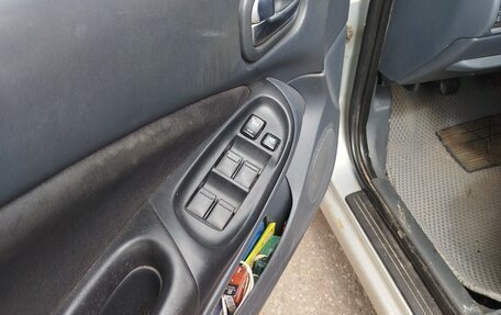 Nissan Almera, 2004 год, 100 000 рублей, 28 фотография