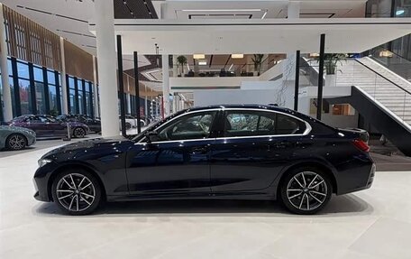 BMW 3 серия, 2024 год, 3 100 000 рублей, 12 фотография