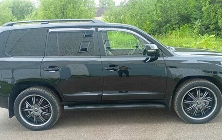 Toyota Land Cruiser 200, 2012 год, 2 750 000 рублей, 2 фотография