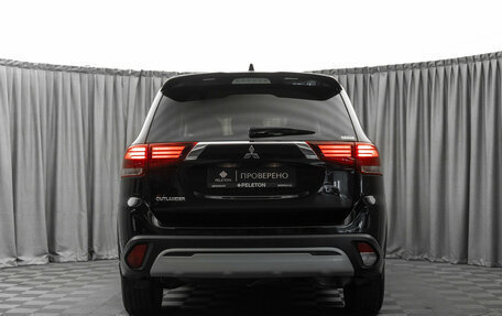 Mitsubishi Outlander III рестайлинг 3, 2021 год, 2 590 000 рублей, 6 фотография