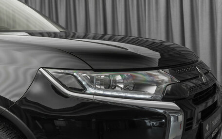 Mitsubishi Outlander III рестайлинг 3, 2021 год, 2 590 000 рублей, 24 фотография