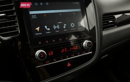 Mitsubishi Outlander III рестайлинг 3, 2021 год, 2 590 000 рублей, 17 фотография