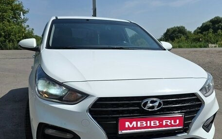 Hyundai Solaris II рестайлинг, 2017 год, 1 200 000 рублей, 1 фотография