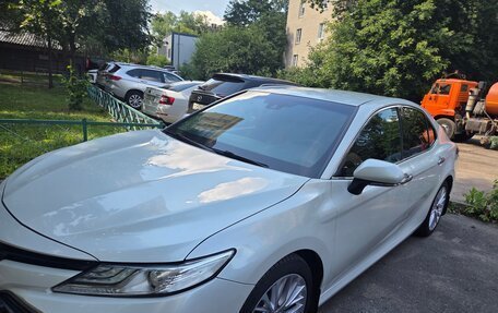 Toyota Camry, 2019 год, 2 800 000 рублей, 3 фотография