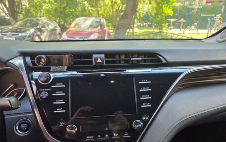 Toyota Camry, 2019 год, 2 800 000 рублей, 8 фотография