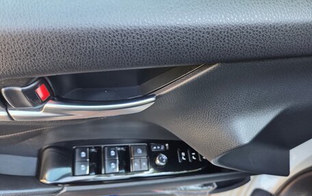 Toyota Camry, 2019 год, 2 800 000 рублей, 10 фотография