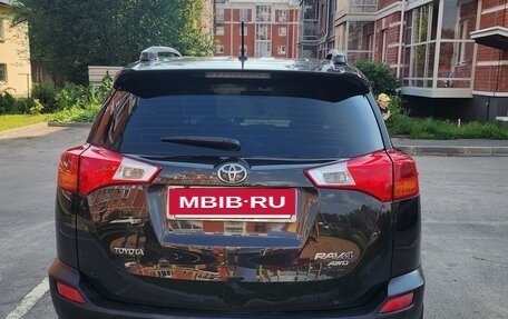Toyota RAV4, 2015 год, 1 850 000 рублей, 4 фотография