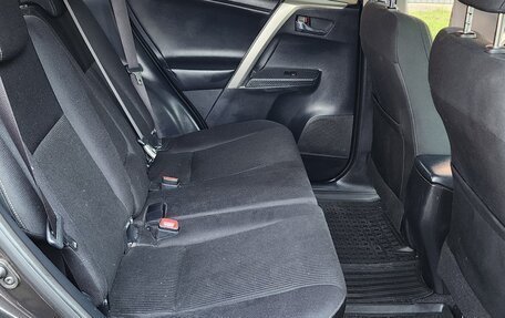 Toyota RAV4, 2015 год, 1 850 000 рублей, 17 фотография