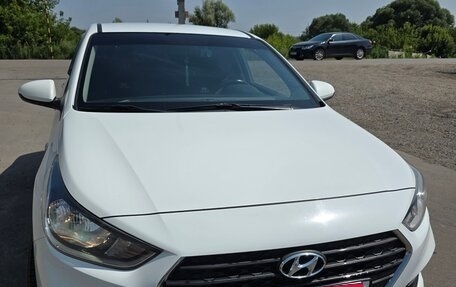 Hyundai Solaris II рестайлинг, 2017 год, 1 200 000 рублей, 2 фотография