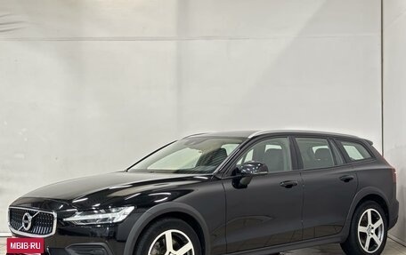 Volvo V60 Cross Country II, 2021 год, 3 469 000 рублей, 2 фотография