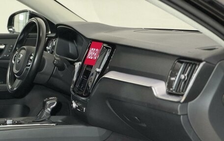 Volvo V60 Cross Country II, 2021 год, 3 469 000 рублей, 21 фотография