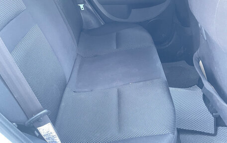 Toyota Ist II, 2002 год, 415 000 рублей, 8 фотография