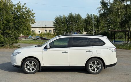 Mitsubishi Outlander III рестайлинг 3, 2012 год, 1 349 000 рублей, 4 фотография
