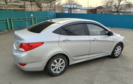 Hyundai Solaris II рестайлинг, 2013 год, 900 000 рублей, 7 фотография