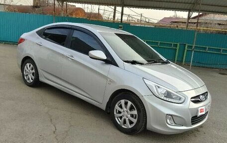Hyundai Solaris II рестайлинг, 2013 год, 900 000 рублей, 11 фотография