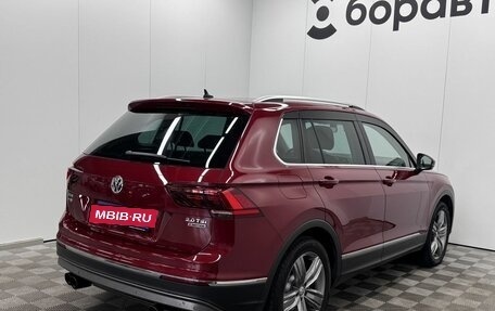 Volkswagen Tiguan II, 2017 год, 2 420 000 рублей, 2 фотография
