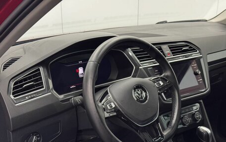 Volkswagen Tiguan II, 2017 год, 2 420 000 рублей, 18 фотография
