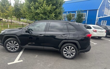 Toyota RAV4, 2021 год, 4 500 000 рублей, 4 фотография