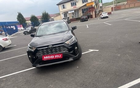 Toyota RAV4, 2021 год, 4 500 000 рублей, 5 фотография