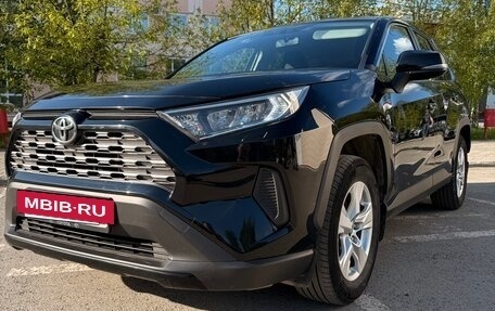 Toyota RAV4, 2020 год, 2 900 000 рублей, 3 фотография