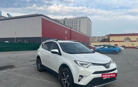Toyota RAV4, 2019 год, 2 950 000 рублей, 2 фотография
