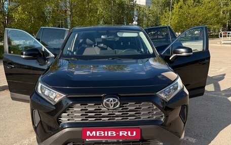 Toyota RAV4, 2020 год, 2 900 000 рублей, 9 фотография