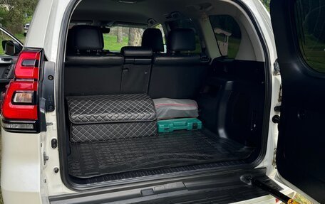 Toyota Land Cruiser Prado 150 рестайлинг 2, 2019 год, 4 550 000 рублей, 8 фотография