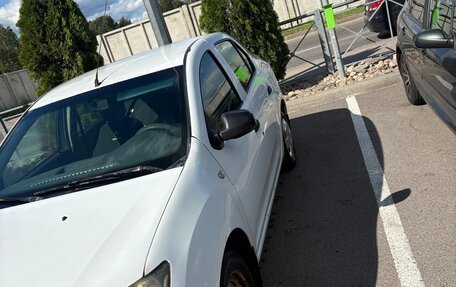 Renault Logan II, 2015 год, 400 000 рублей, 4 фотография