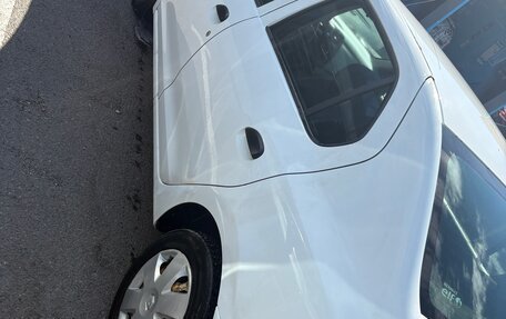 Renault Logan II, 2015 год, 400 000 рублей, 6 фотография