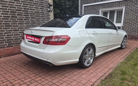 Mercedes-Benz E-Класс, 2012 год, 1 790 000 рублей, 3 фотография