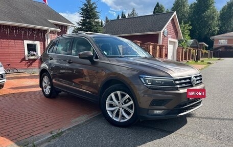 Volkswagen Tiguan II, 2020 год, 2 500 000 рублей, 2 фотография