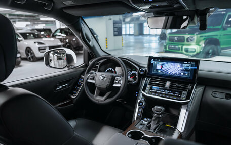 Toyota Land Cruiser, 2024 год, 12 950 000 рублей, 3 фотография