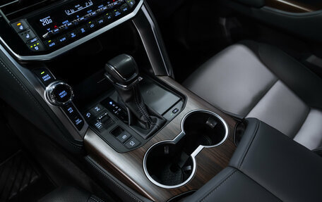 Toyota Land Cruiser, 2024 год, 12 950 000 рублей, 16 фотография